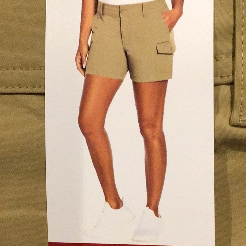 Eddie Bauer Women’s Cargo Pocket Short Khaki Size 12 NWT 5” inseam